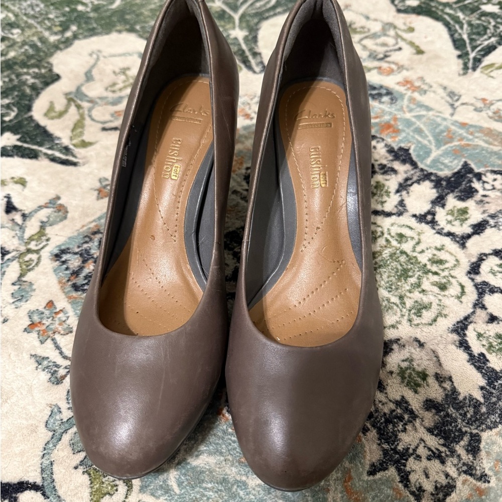 Clarks Women's Taupe Heels
